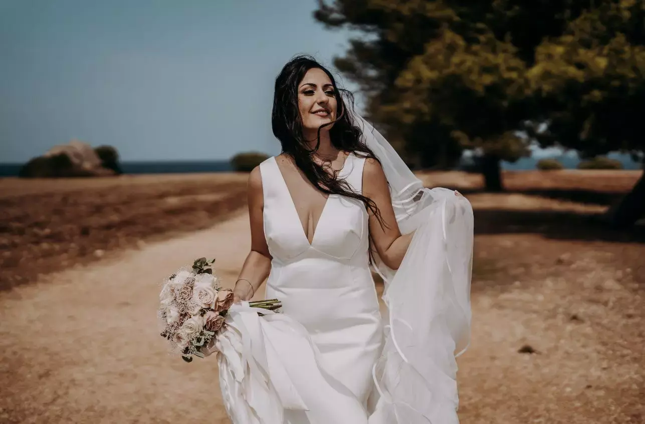 empathize with the wedding photographer