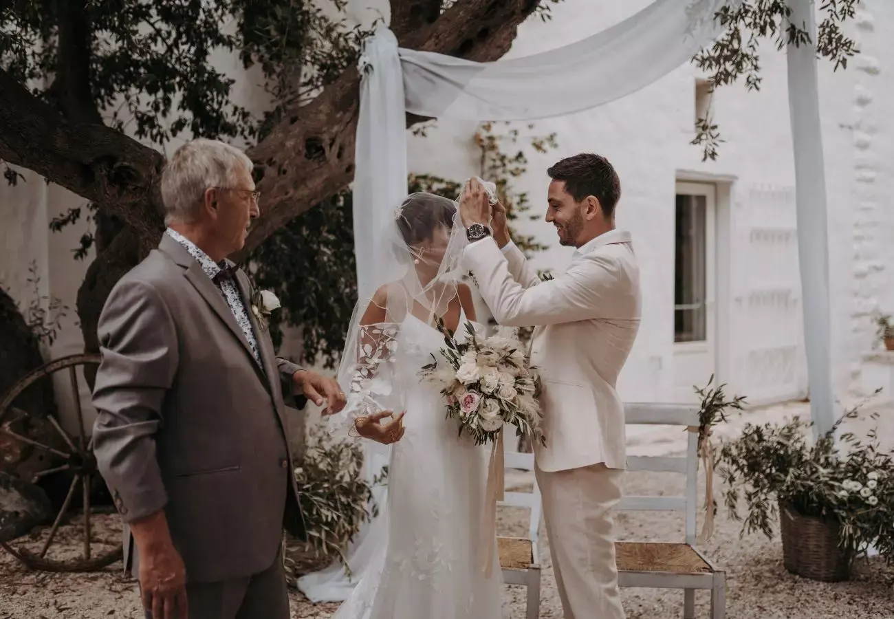 wedding photo stories