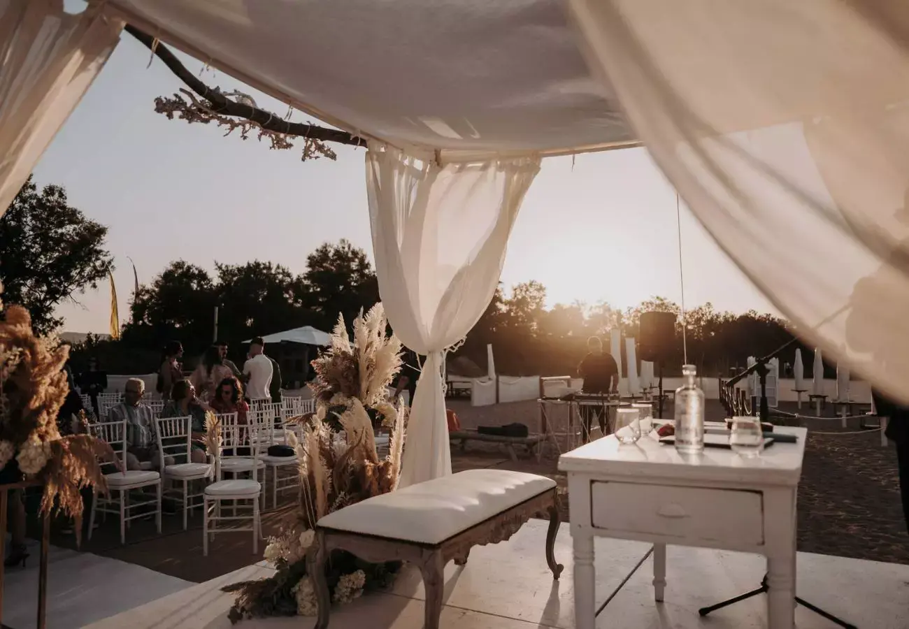 beach wedding