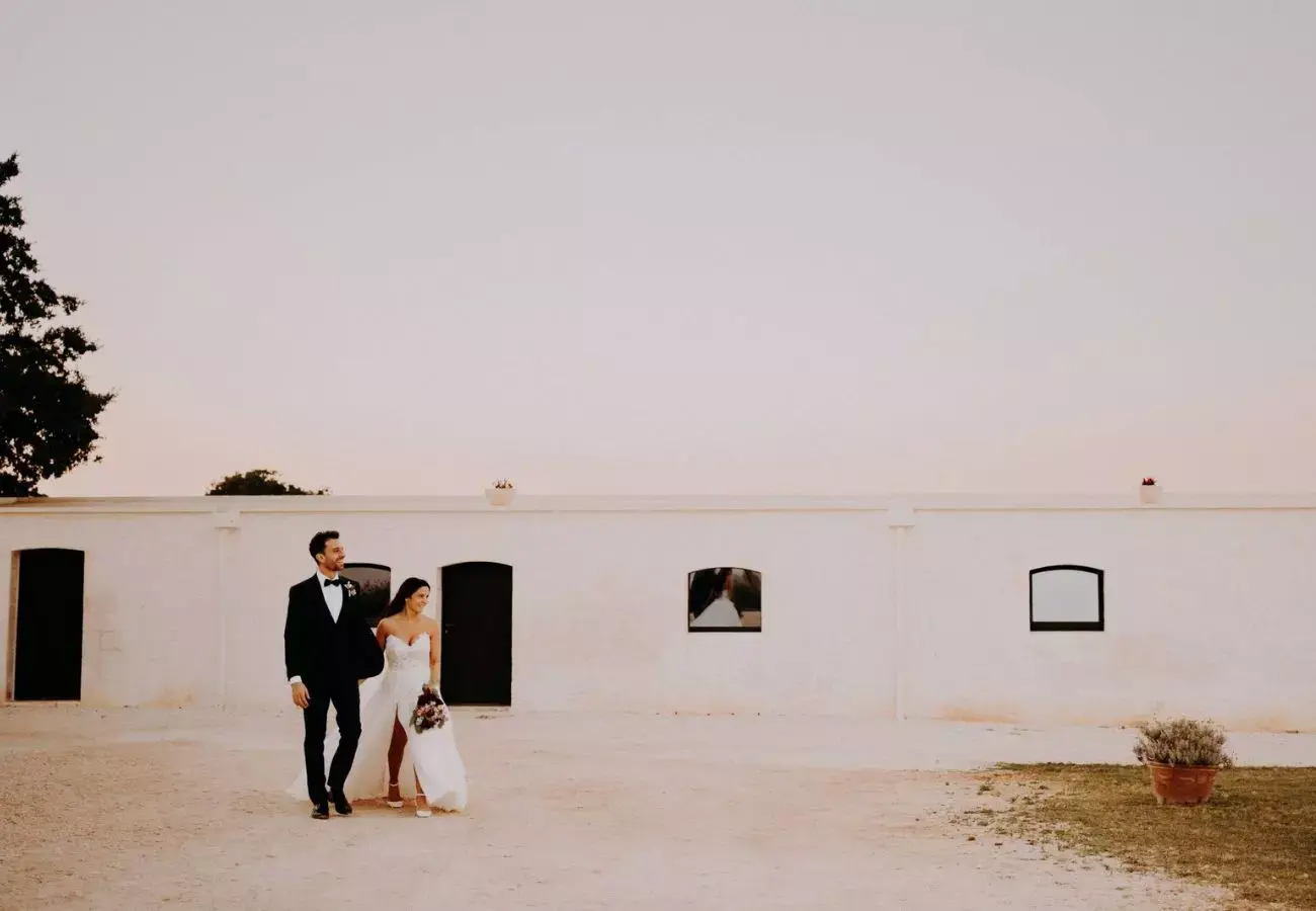 how do you plan a small wedding