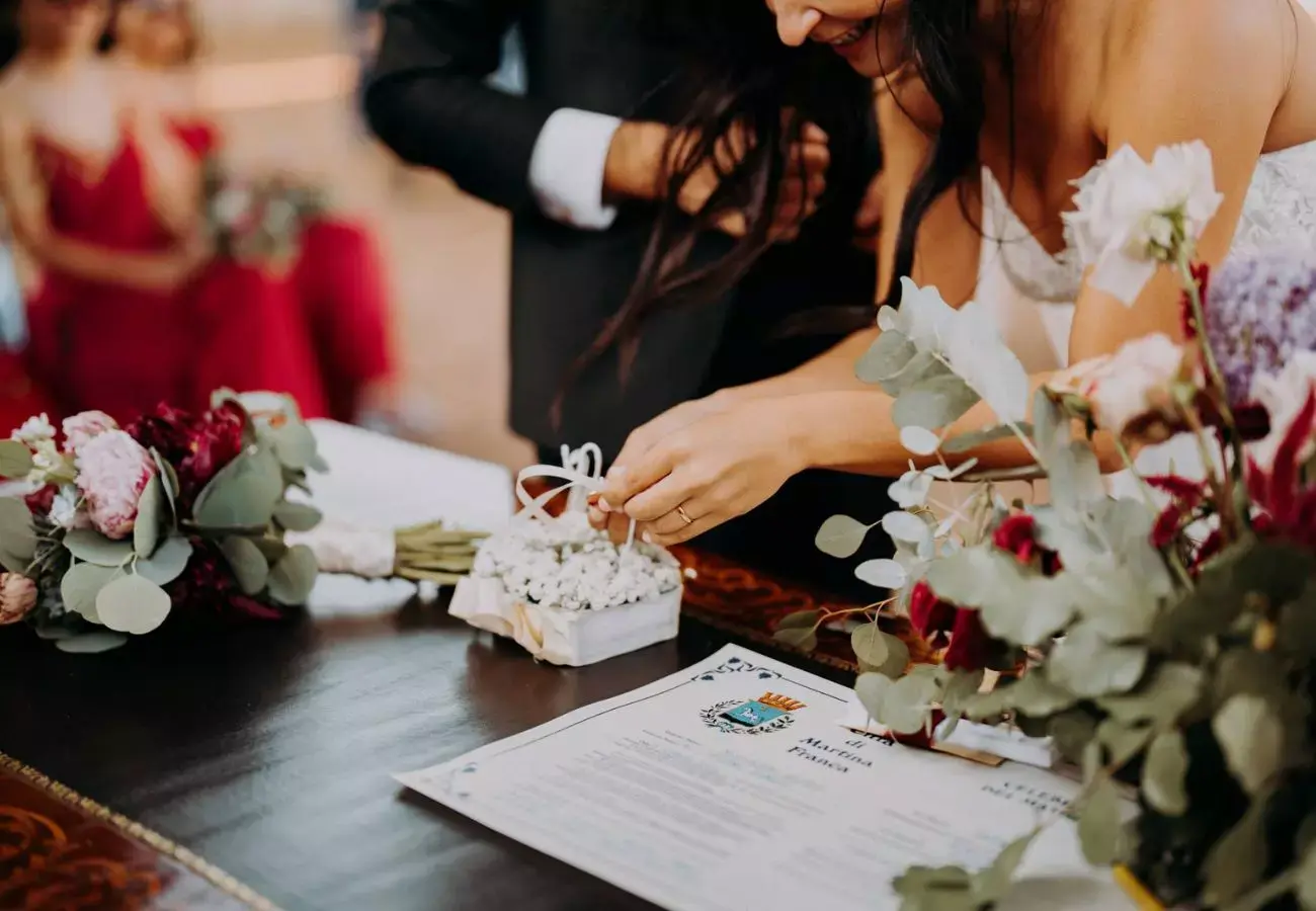 how to plan a small intimate wedding at home