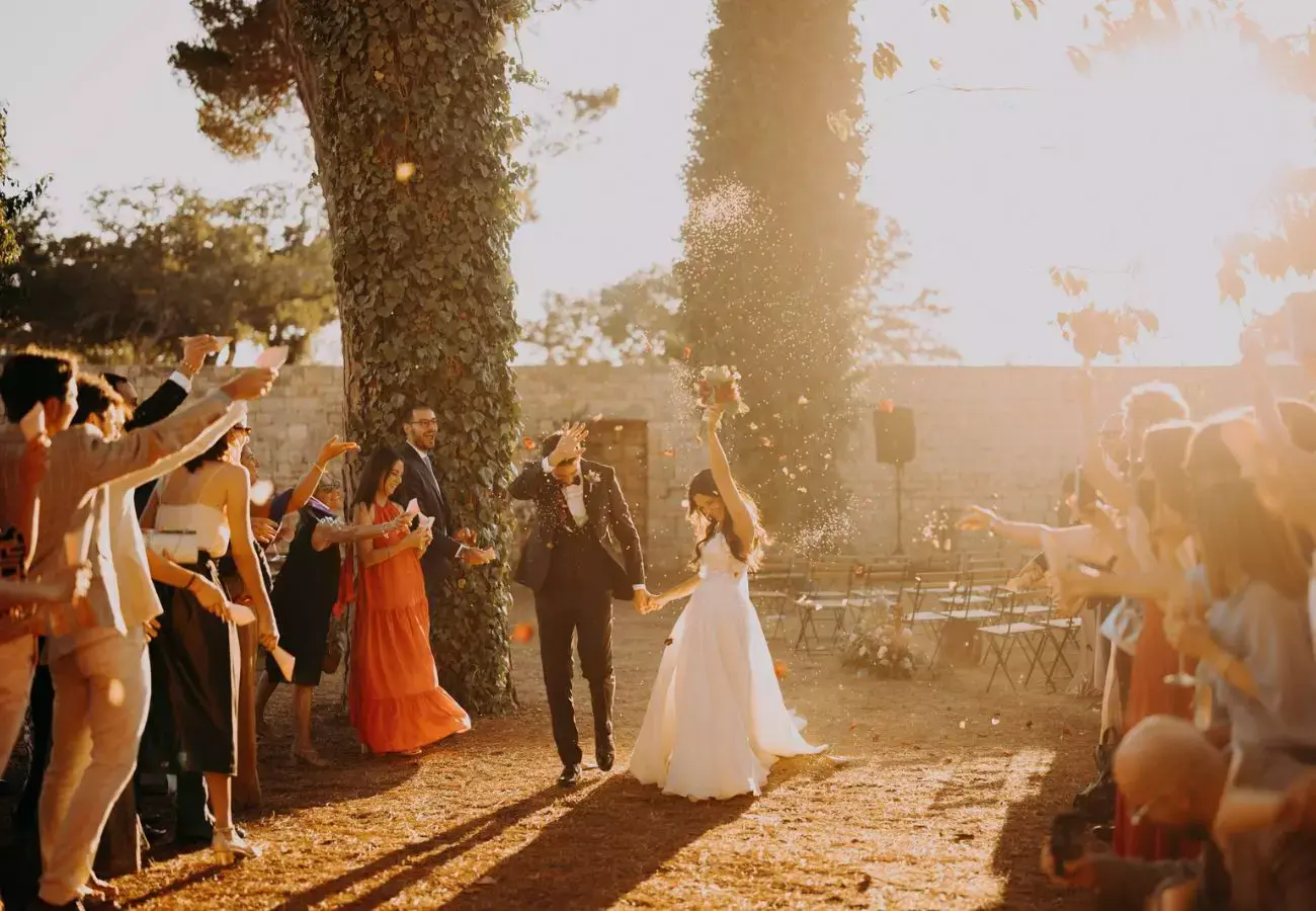 plan a small wedding