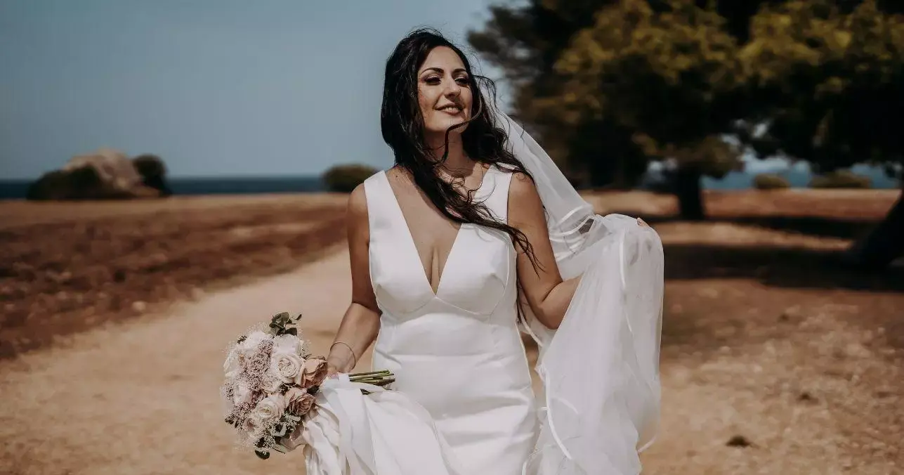 empathize with the wedding photographer
