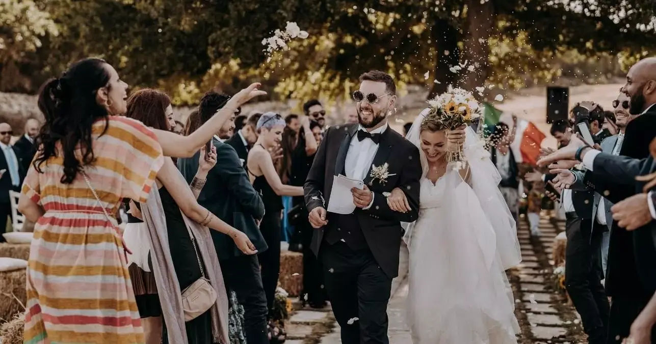 Symbolic wedding ritual