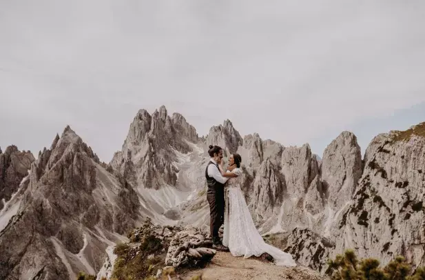 Wedding dolomites